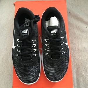 Nike woman’s Flex 2018 RN SIZE 6.5 New